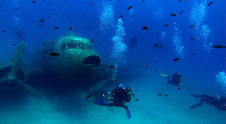 1024px-Mustafabaykal