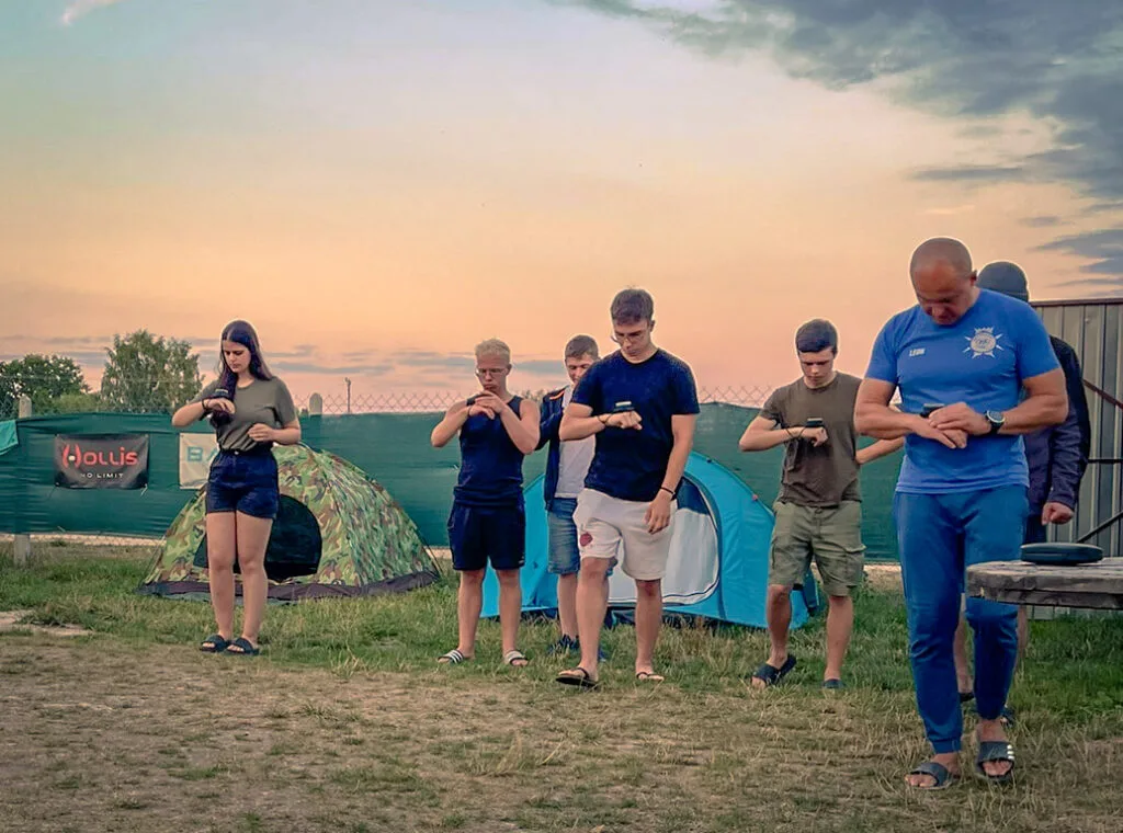 Kurs nawigacji podwodnej. Nauka poruszania się z kompasem na lądzie.