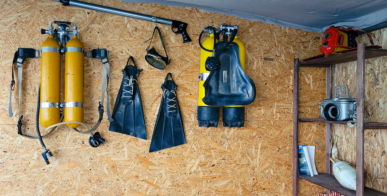 Wypożyczalnia sprzętu nurkowego, baza nurkowa Profundal, jezioro Piaseczno